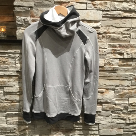 Lululemon Athletica Gray Pullover Jacket - Picture 4 of 4